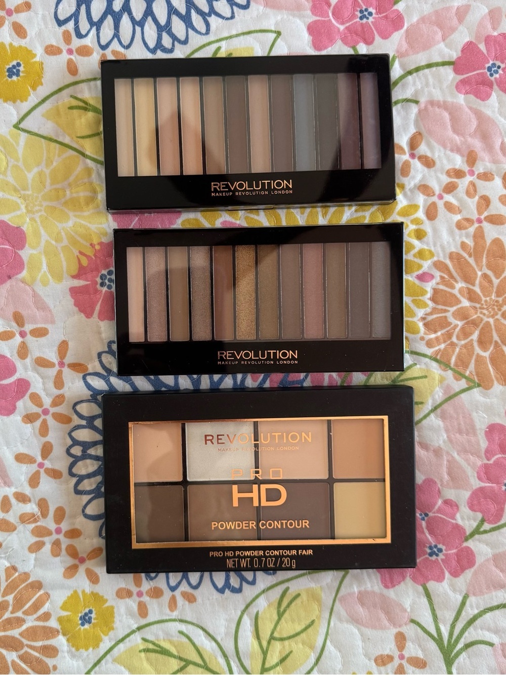 New revolution eye shadow and contour palettes - Picture 1 of 2